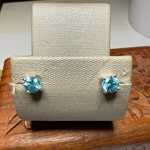 925 Sterling Silver Blue Topaz Stud Earrings Thailand Made